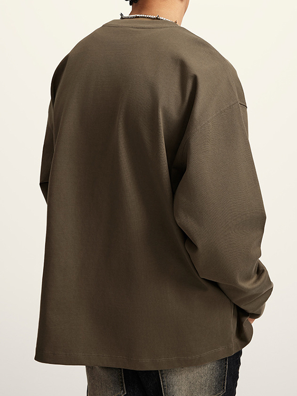 Einfarbiges Herren-Langarm-T-Shirt mit tief angesetzter Schulterpartie