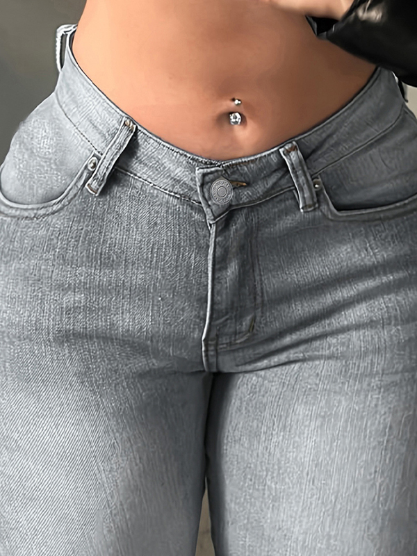 Ausgewaschene Schlagjeans mit Retro-Print