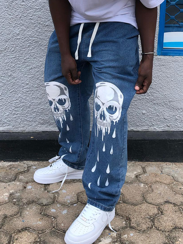 Lockere Jeans für Herren mit Totenkopf-Print