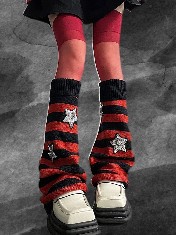 Gestreifter Beinwärmer mit Paillettenstern