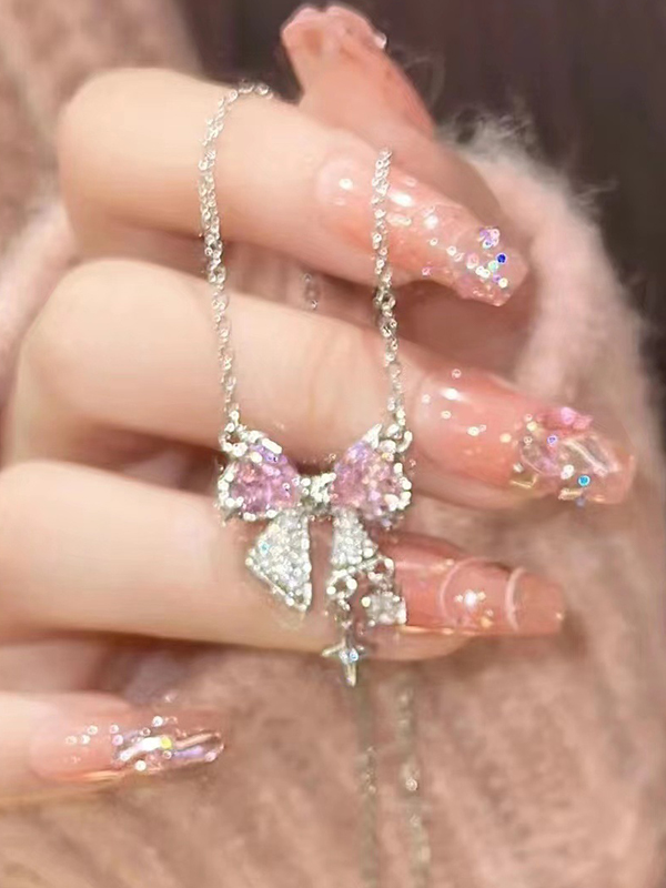 Strass-Halskette mit Schleifen-Anhänger