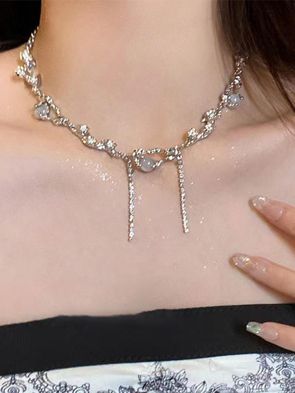 Silberne Perlen-Strass-Halskette